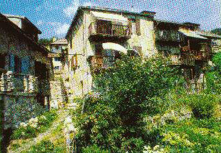 Maisonsfal.jpg (54727 octets)