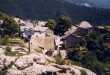 ... surplombe Peyresq