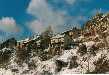 Peyresq vu du chemin qui descend vers la Vaïre