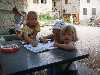 Atelier coloriage sur la place (Manon, Diane et la 